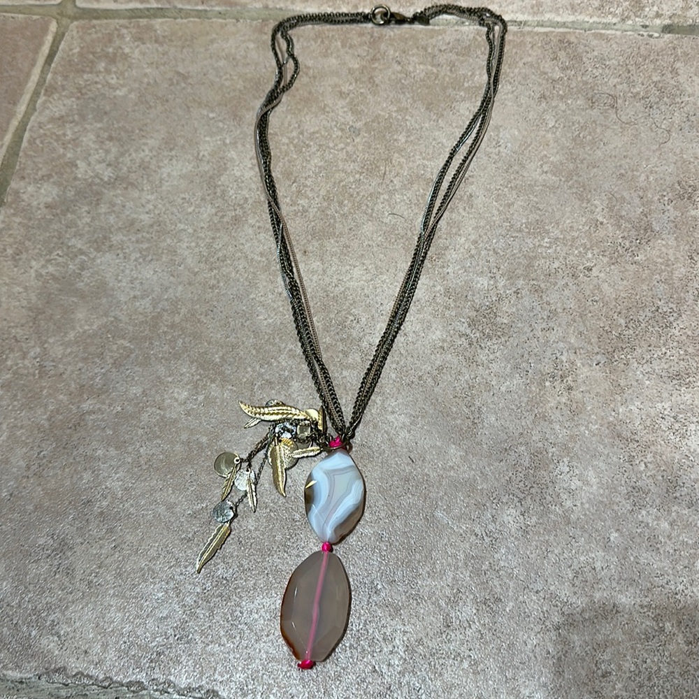 Long necklace with stones